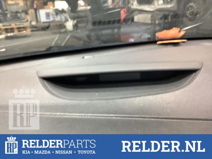Gebruikte Display Interieur Kia Cee'd (JDB5) 1.4 CRDi 16V Prijs € 50,00 Margeregeling aangeboden door Relder Parts B.V.