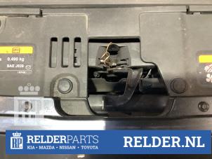 Gebruikte Motorkap Slotmechaniek Mazda 3 (BM/BN) 2.2 SkyActiv-D 150 16V Prijs € 25,00 Margeregeling aangeboden door Relder Parts B.V.