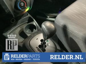 Gebruikte Pookknop Toyota Yaris II (P9) 1.33 16V Dual VVT-I Prijs € 50,00 Margeregeling aangeboden door Relder Parts B.V.