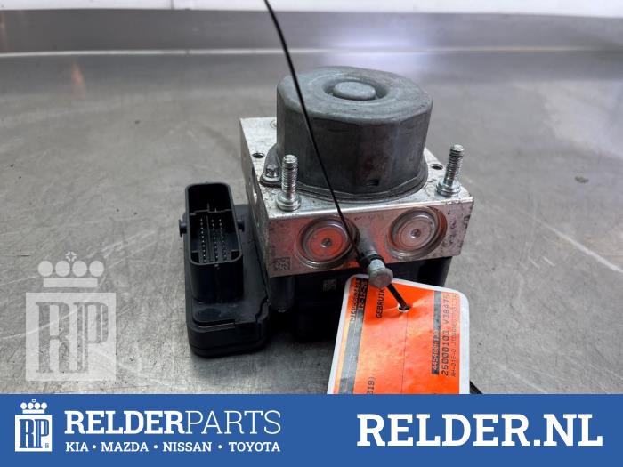 Gebruikte ABS Computer Toyota Aygo (B40) 1.0 12V VVT-i Prijs € 75,00 Margeregeling aangeboden door Relder Parts B.V.