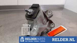 Gebruikte Motorsteun Mazda CX-60 (KH) 2.5 e-SkyActiv PHEV Prijs € 100,00 Margeregeling aangeboden door Relder Parts B.V.