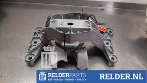 Gebruikte Motorsteun Mazda CX-60 (KH) 2.5 e-SkyActiv PHEV Prijs € 200,00 Margeregeling aangeboden door Relder Parts B.V.