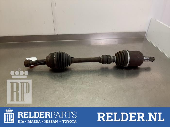 Gebruikte Aandrijfas links-voor Nissan Qashqai (J10) 2.0 16V Prijs € 60,00 Margeregeling aangeboden door Relder Parts B.V.