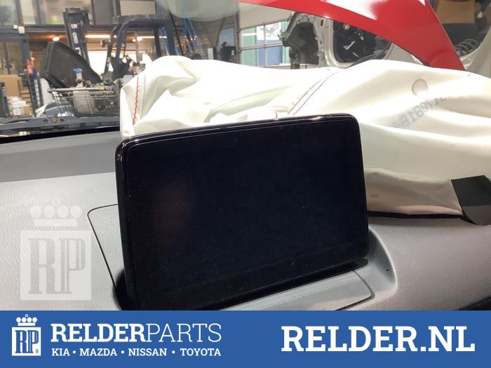 Gebruikte Display Interieur Mazda CX-3 (DJ/DK) 2.0 SkyActiv-G 120 Prijs € 300,00 Margeregeling aangeboden door Relder Parts B.V.