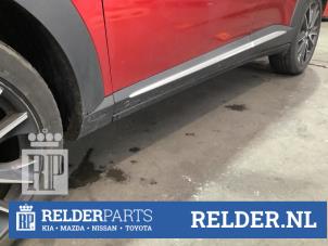 Gebruikte Sideskirt links Mazda CX-3 (DJ/DK) 2.0 SkyActiv-G 120 Prijs € 125,00 Margeregeling aangeboden door Relder Parts B.V.