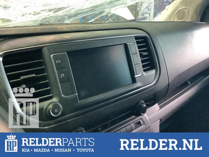 Gebruikte Display Interieur Toyota ProAce 2.0 D-4D 122 16V Worker Prijs € 150,00 Margeregeling aangeboden door Relder Parts B.V.