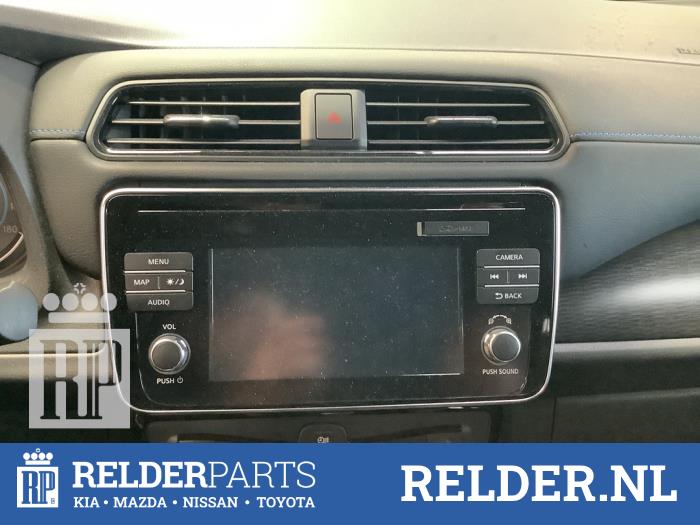 Gebruikte Display Interieur Nissan Leaf (ZE1) 39/40kWh Prijs € 250,00 Margeregeling aangeboden door Relder Parts B.V.