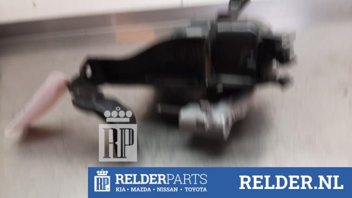 Gebruikte Motorrubber Toyota Corolla Cross Prijs € 75,00 Margeregeling aangeboden door Relder Parts B.V.