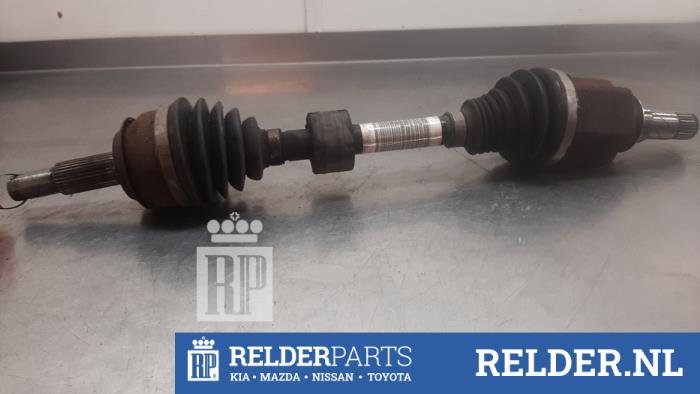 Gebruikte Steekas links-voor Nissan Qashqai (J11) 1.3 DIG-T 140 16V Prijs € 75,00 Margeregeling aangeboden door Relder Parts B.V.