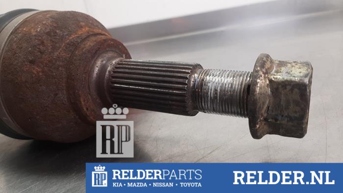 Gebruikte Aandrijfas links-voor Nissan Qashqai (J10) 2.0 16V 4x4 Prijs € 60,00 Margeregeling aangeboden door Relder Parts B.V.
