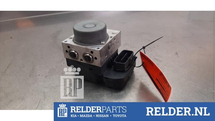 Gebruikte ABS Computer Toyota Verso S 1.33 16V Dual VVT-I Prijs € 90,00 Margeregeling aangeboden door Relder Parts B.V.