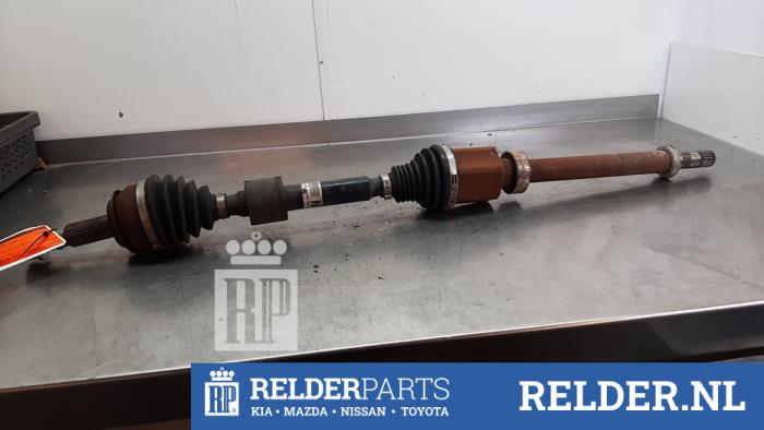Gebruikte Steekas rechts-voor Nissan Qashqai (J11) 1.3 DIG-T 140 16V Prijs € 75,00 Margeregeling aangeboden door Relder Parts B.V.