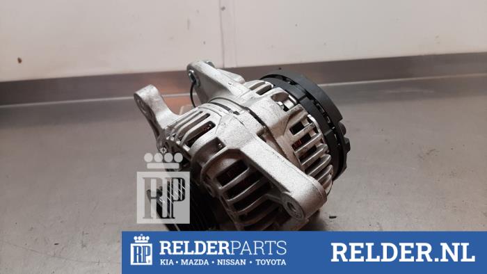 Gebruikte Dynamo Toyota Avensis Wagon (T25/B1E) 1.8 16V VVT-i Prijs € 35,00 Margeregeling aangeboden door Relder Parts B.V.