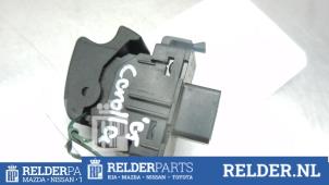Gebruikte Elektrisch Raam Schakelaar Toyota Corolla Prijs € 23,00 Margeregeling aangeboden door Relder Parts B.V.