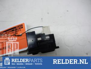 Gebruikte Spiegel Schakelaar Toyota iQ 1.0 12V VVT-i Prijs € 10,00 Margeregeling aangeboden door Relder Parts B.V.