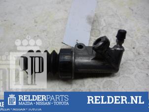 Gebruikte Koppeling Hulp Cilinder Mazda 5 (CR19) 1.8i 16V Prijs € 23,00 Margeregeling aangeboden door Relder Parts B.V.