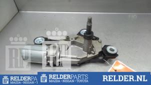 Gebruikte Ruitenwissermotor achter Mazda 3 Sport (BK14) 1.6 CiTD 16V Prijs € 45,00 Margeregeling aangeboden door Relder Parts B.V.