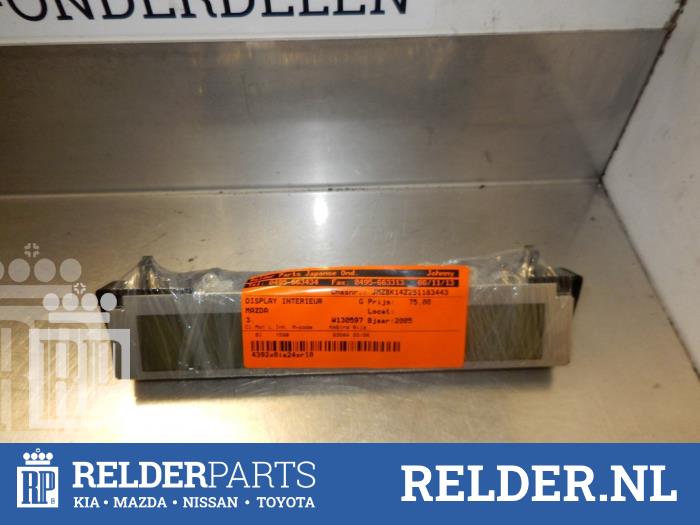 Gebruikte Display Interieur Mazda 3 Sport (BK) 1.6i 16V Prijs € 50,00 Margeregeling aangeboden door Relder Parts B.V.
