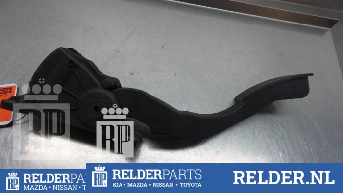Gaspedaalpositie Sensor van een Mazda 3 Sport (BK) 1.6 CiTD 16V 2006