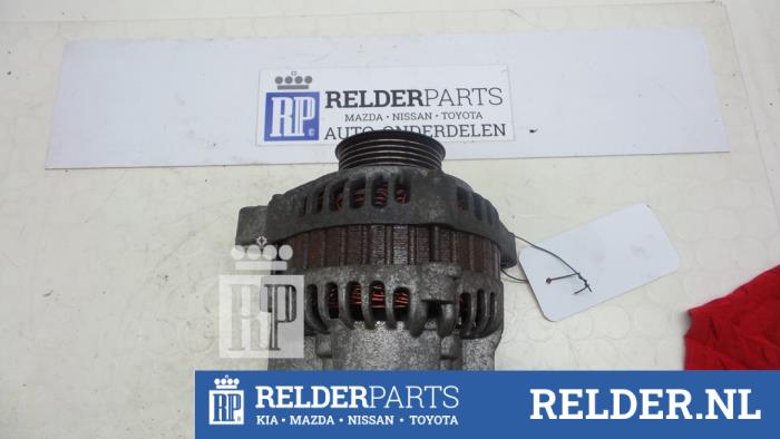 Gebruikte Dynamo Nissan Almera Tino (V10M) 2.0 16V CVT Prijs € 25,00 Margeregeling aangeboden door Relder Parts B.V.