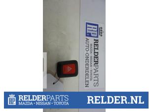 Gebruikte Alarmlicht Schakelaar Nissan Almera (N16) 1.8 16V Prijs € 18,00 Margeregeling aangeboden door Relder Parts B.V.