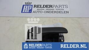 Gebruikte Deurgreep 4Deurs rechts-voor Nissan Almera (N16) 1.8 16V Prijs € 23,00 Margeregeling aangeboden door Relder Parts B.V.