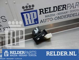Gebruikte Ruit schakelaar elektrisch Nissan Pixo (D31S) 1.0 12V Prijs € 15,00 Margeregeling aangeboden door Relder Parts B.V.