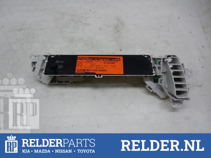 Gebruikte Display Interieur Toyota Previa (R3) 2.0 D-4D 16V Prijs € 68,00 Margeregeling aangeboden door Relder Parts B.V.