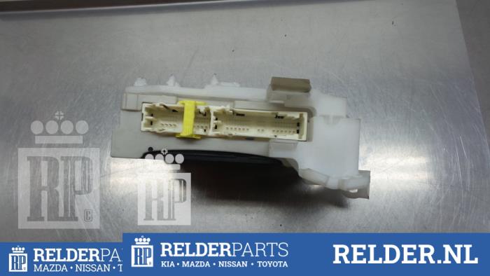 Computer Body Control van een Toyota Prius (ZVW3) 1.8 16V 2011