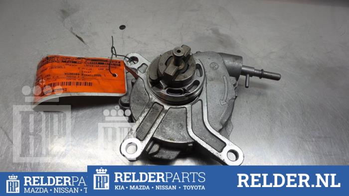 Gebruikte Videpomp (Diesel) Toyota Corolla Verso (R10/11) 2.2 D-4D 16V Cat Clean Power Prijs € 81,00 Margeregeling aangeboden door Relder Parts B.V.