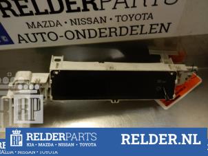 Gebruikte Display Interieur Toyota Previa (R3) 2.0 D-4D 16V Prijs € 68,00 Margeregeling aangeboden door Relder Parts B.V.