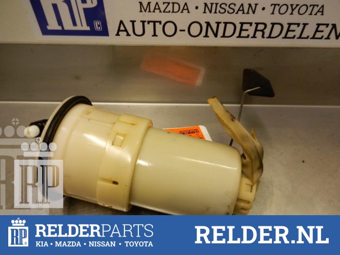 Gebruikte Tank element Pomp Toyota Yaris (P1) 1.0 16V VVT-i Prijs € 45,00 Margeregeling aangeboden door Relder Parts B.V.