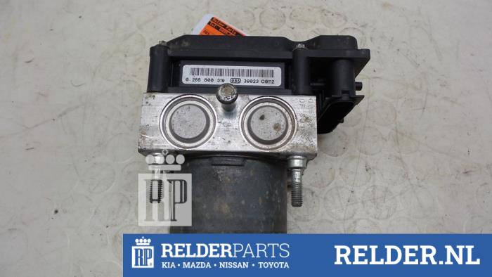 ABS Pomp van een Nissan Micra (K12) 1.2 16V 2004