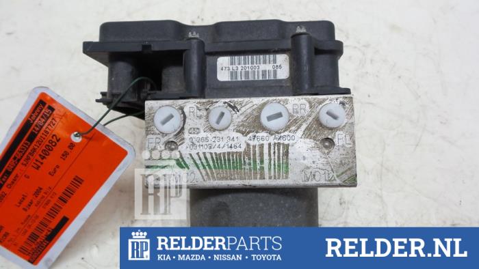 ABS Pomp van een Nissan Micra (K12) 1.2 16V 2004