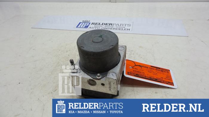 ABS Pomp van een Nissan Micra (K12) 1.2 16V 2004