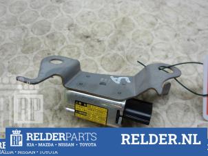 Gebruikte Airbag Sensor Toyota RAV4 (A2) 2.0 D-4D 16V 4x4 Prijs € 23,00 Margeregeling aangeboden door Relder Parts B.V.
