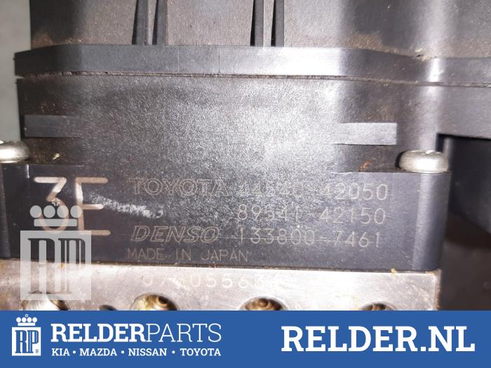 Gebruikte ABS Computer Toyota RAV4 (A3) 2.4 16V 4x4 Prijs € 50,00 Margeregeling aangeboden door Relder Parts B.V.