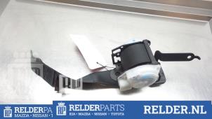 Gebruikte Gordelspanner links achter Toyota Avensis (T25/B1D) 2.0 16V D-4D-F Prijs € 30,00 Margeregeling aangeboden door Relder Parts B.V.