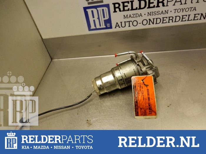 Gebruikte Opvoerpomp Toyota Avensis Wagon (T25/B1E) 2.2 D-4D 16V D-CAT Prijs € 36,00 Margeregeling aangeboden door Relder Parts B.V.