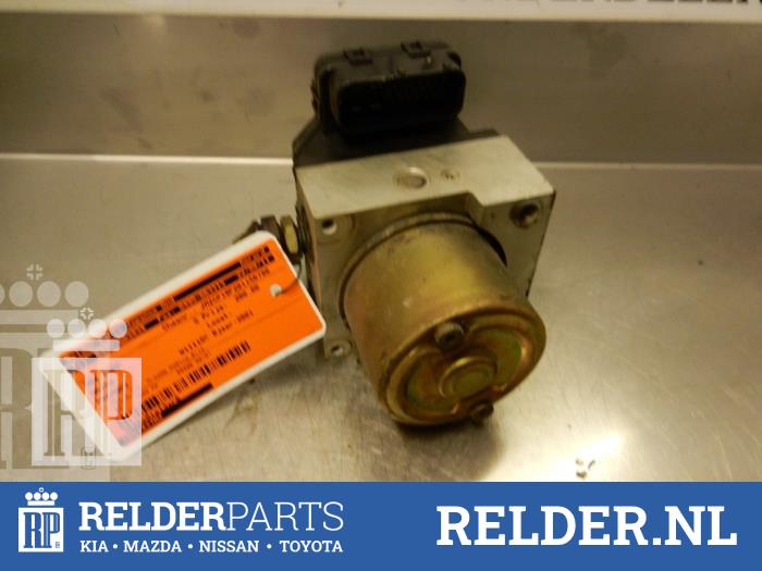 Gebruikte ABS Pomp Mazda Premacy 1.8 16V Exclusive HP Prijs € 45,00 Margeregeling aangeboden door Relder Parts B.V.