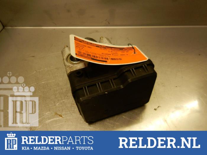 ABS Computer van een Toyota RAV4 (A2) 2.0 16V VVT-i 4x4 2003