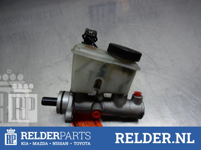 Gebruikte Hoofdremcilinder Mazda 323 (BJ12) 2.0DTiD Prijs € 36,00 Margeregeling aangeboden door Relder Parts B.V.