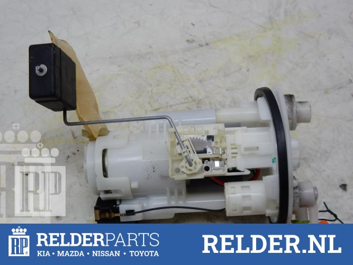Brandstofpomp Elektrisch van een Nissan Pixo (D31S) 1.0 12V 2011