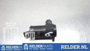 Gebruikte Ruitensproeierpomp achter Mazda Demio (DW) 1.3 16V Prijs € 23,00 Margeregeling aangeboden door Relder Parts B.V.