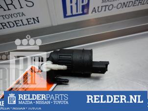 Gebruikte Ruitensproeierpomp voor Nissan Almera (N16) 1.8 16V Prijs € 23,00 Margeregeling aangeboden door Relder Parts B.V.