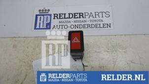 Gebruikte Paniekverlichtings Schakelaar Nissan Almera (N16) 1.8 16V Prijs € 18,00 Margeregeling aangeboden door Relder Parts B.V.