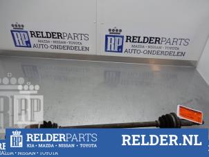 Gebruikte Steekas rechts-achter Nissan X-Trail (T30) 2.0 16V 4x4 Prijs € 45,00 Margeregeling aangeboden door Relder Parts B.V.