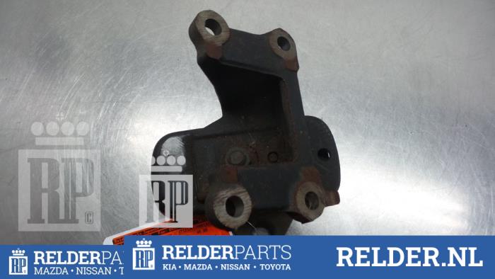 Gebruikte Motorsteun Toyota HiAce II 2.5 D4-D 90 Prijs € 27,00 Margeregeling aangeboden door Relder Parts B.V.