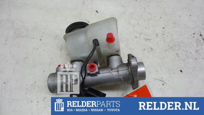 Gebruikte Hoofdremcilinder Mazda 626 (GF14) 1.8i 16V Prijs € 36,00 Margeregeling aangeboden door Relder Parts B.V.