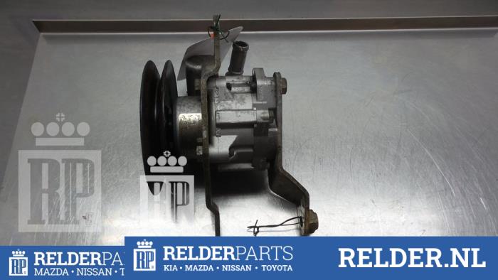 Gebruikte Pomp Servo Nissan Primera Traveller (WP11) 2.0 TD Prijs € 45,00 Margeregeling aangeboden door Relder Parts B.V.